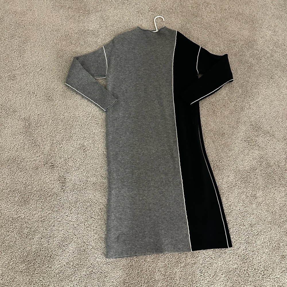 Chic Two-Tone Gray and Black Midi Dress